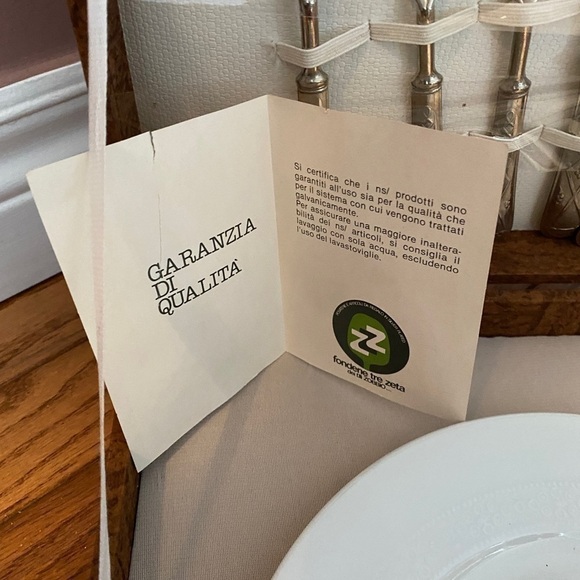 VTG. Dessert Plate and 6 Cake Forks In Original Box with Certificate - Italy - Picture 5 of 13